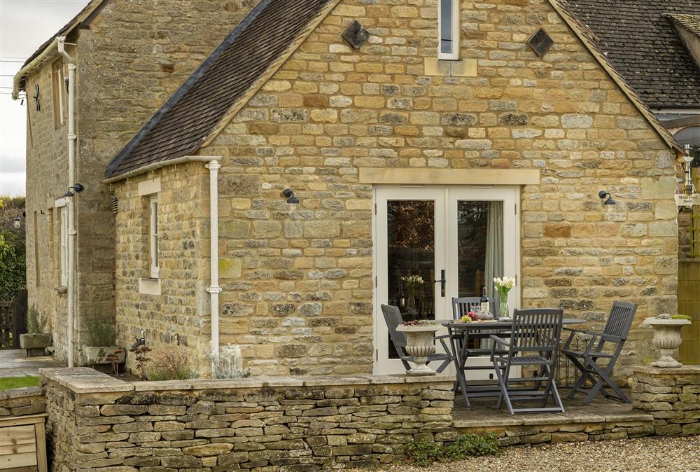 Enjoy a relaxing stay at Shepherds Cottage at Shepherds Cottage, Chipping Norton