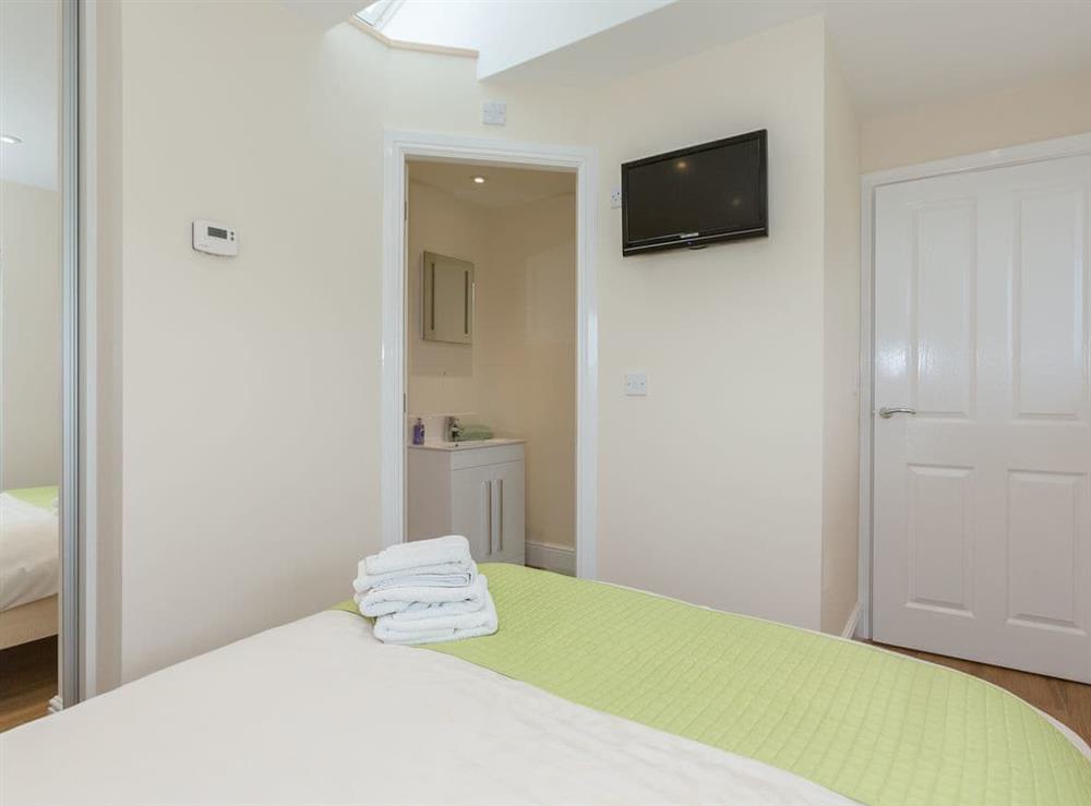 Double bedroom with en-suite at Sherwood Forest Lodge in Kings Clipstone, near Mansfield, Nottinghamshire