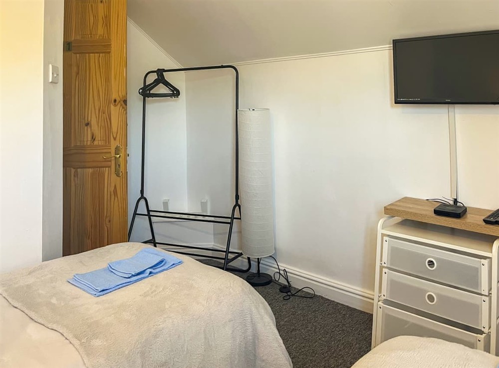 Twin bedroom