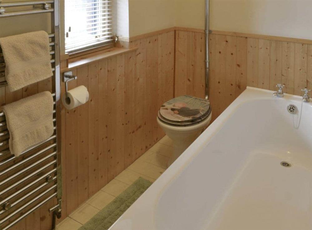 First floor bathroom at Ship Shape in Newbiggin-by-the-Sea, Northumberland