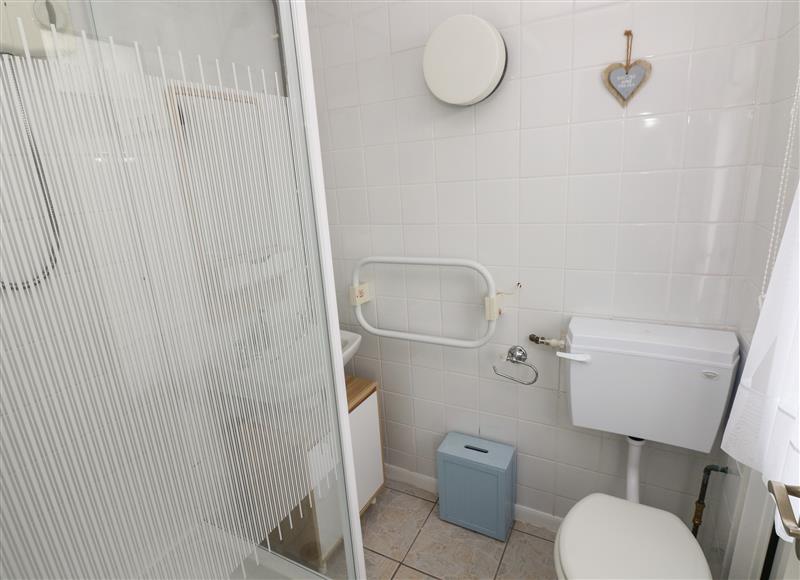 Bathroom at Shipwreck Chalet, Kidwelly