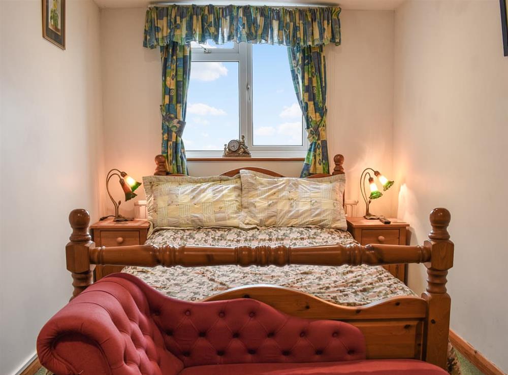 Double bedroom (photo 4) at Shiralee in Winterslow, near Salisbury, Wiltshire