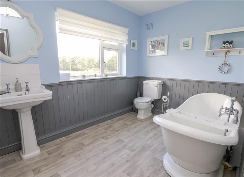 The bathroom (photo 3) at Shire Cottage, Cruckton near Hanwood