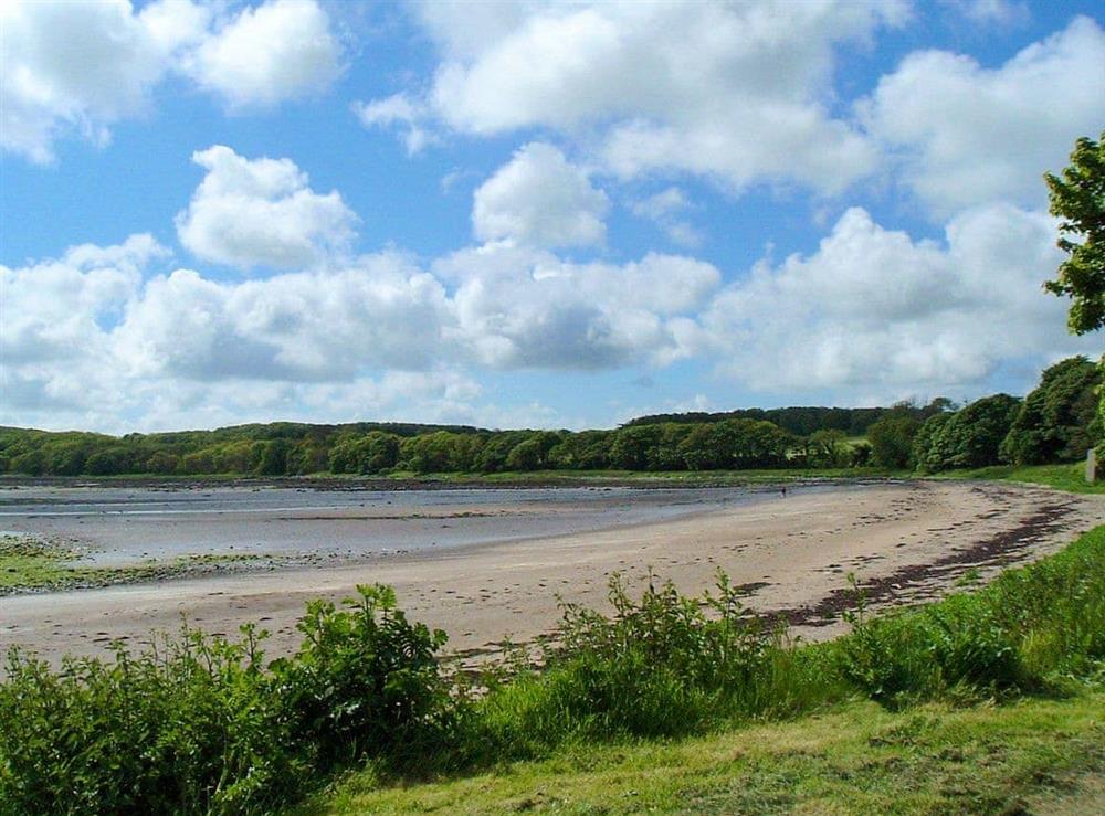 Rigg Bay (75m from Cottages)