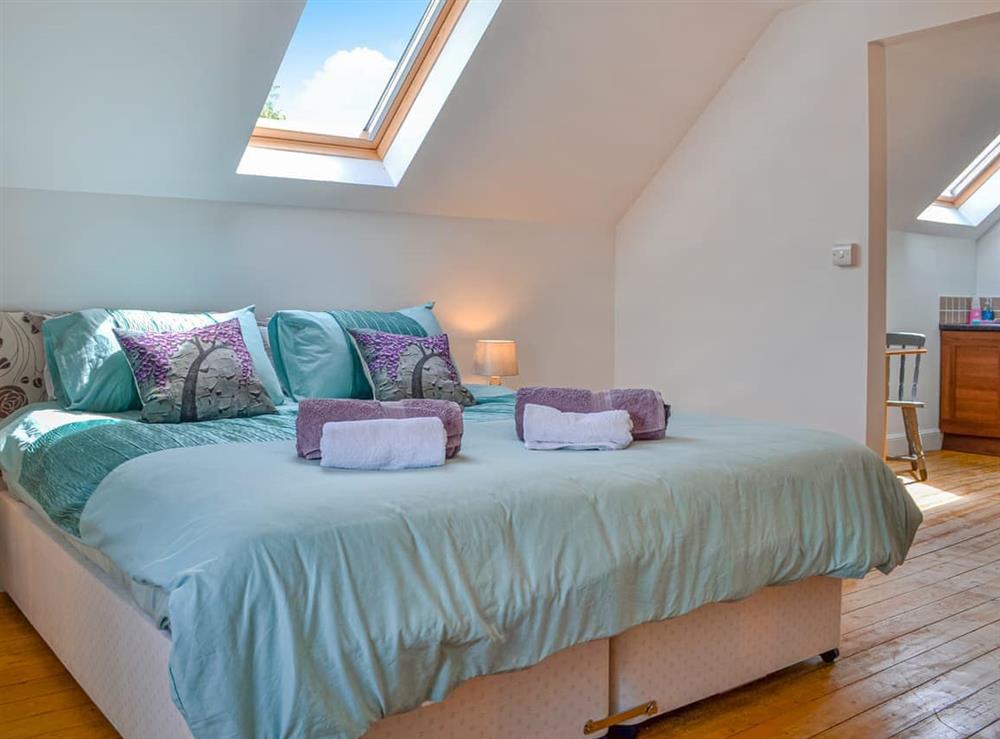 Double bedroom (photo 3) at Sidlaws in Blairgowrie, Perthshire