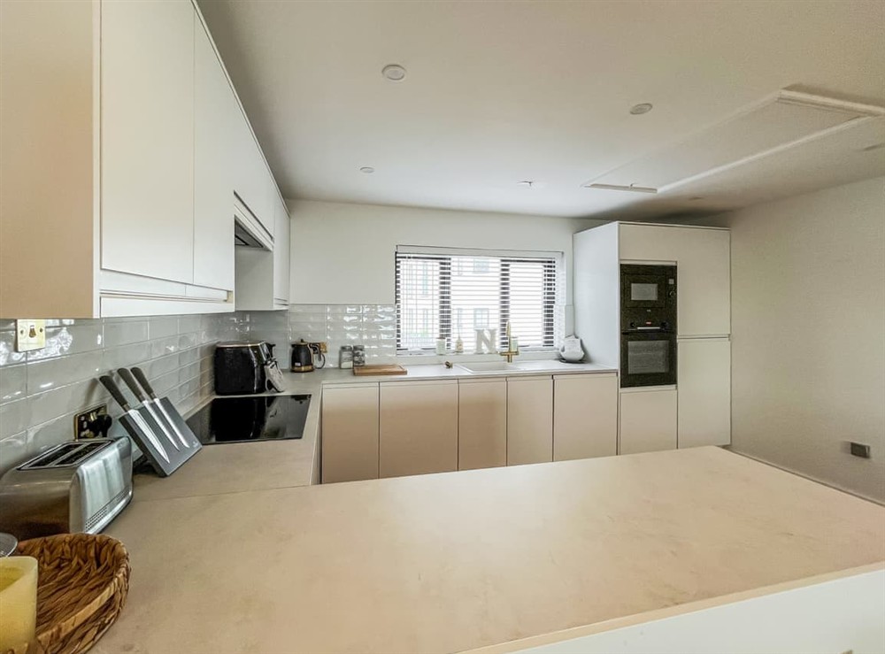 Kitchen at Sienna Cottage in Tyn-y-gongl, Gwynedd