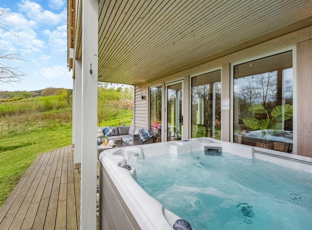 Jacuzzi at Silver Birch Lodge in Norwood, near Harrogate, North Yorkshire