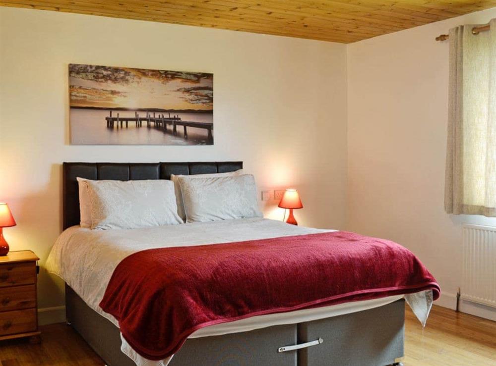 Relaxing double bedroom with en-suite shower room at Silver Dee in Crossmichael, near Castle Douglas, Dumfries and Galloway, Kirkcudbrightshire