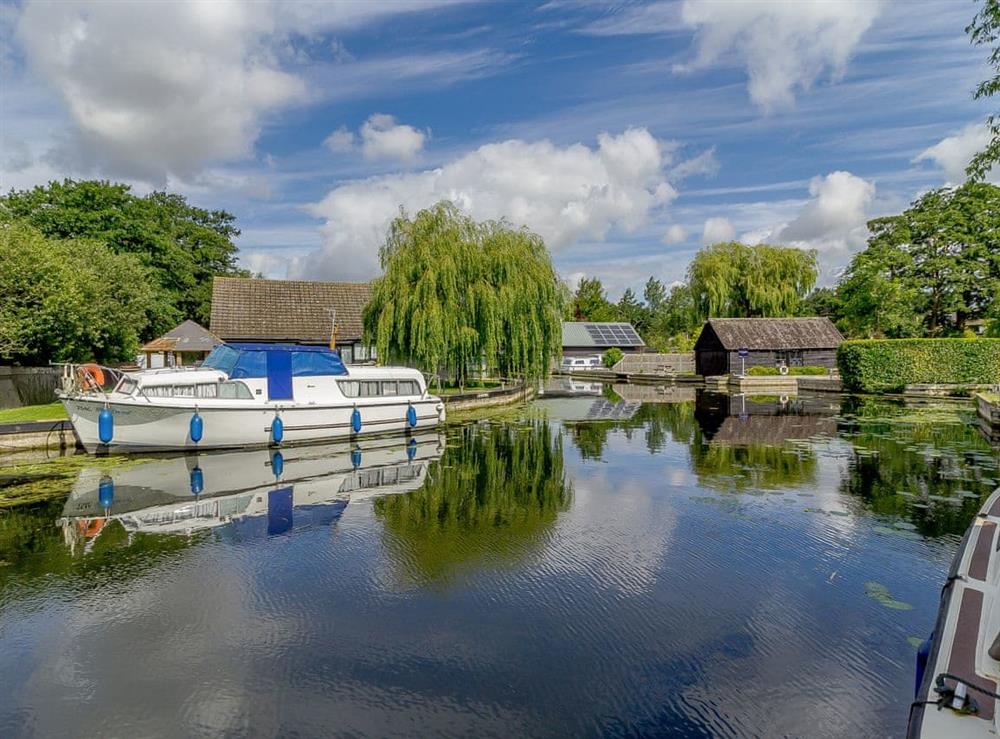 Surrounding area at Silver Waters in Hoveton, Norwich, Norfolk., Great Britain