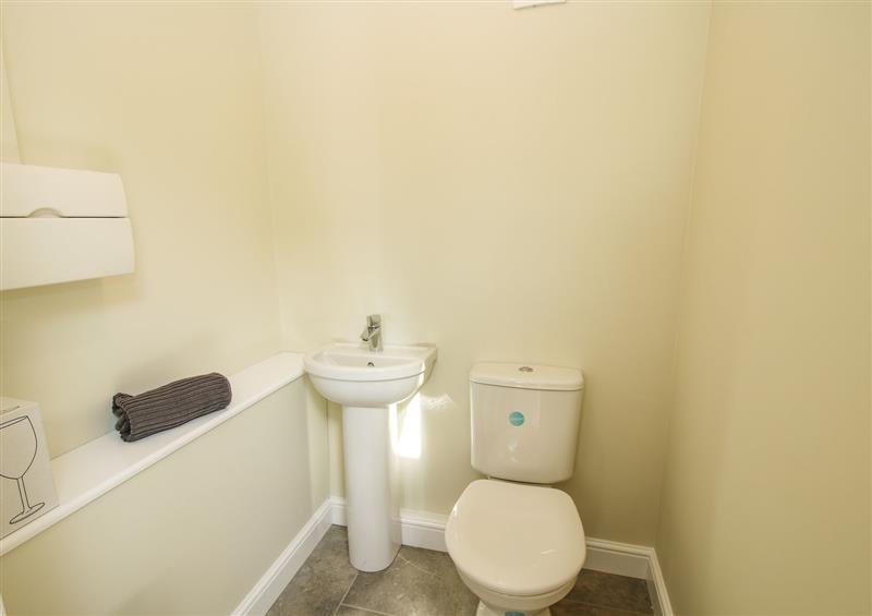 The bathroom at Silverdale Barn 2, Butlers Bank near Shawbury