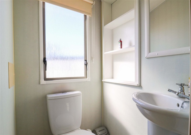 The bathroom at Singh Leite & Luisa Family Caravan, St. Osyth