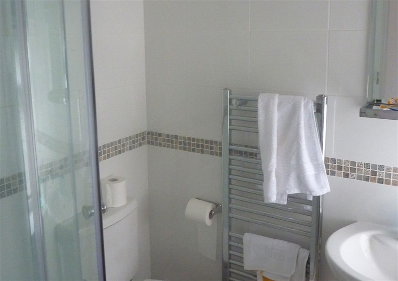 Bathroom at Sisial y Llyn, Bala