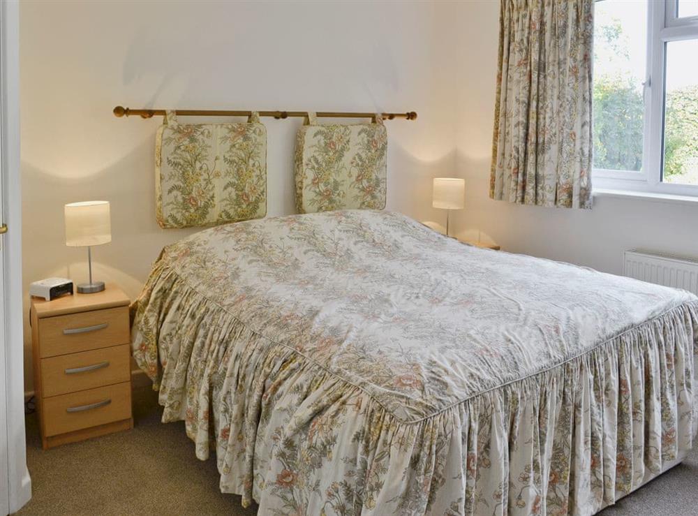 Double bedroom (photo 2) at Sisial Y Llyn in Bala, Gwynedd