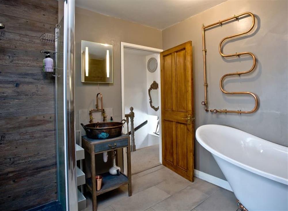 Bathroom at Skerrie Cottage in , Brixham