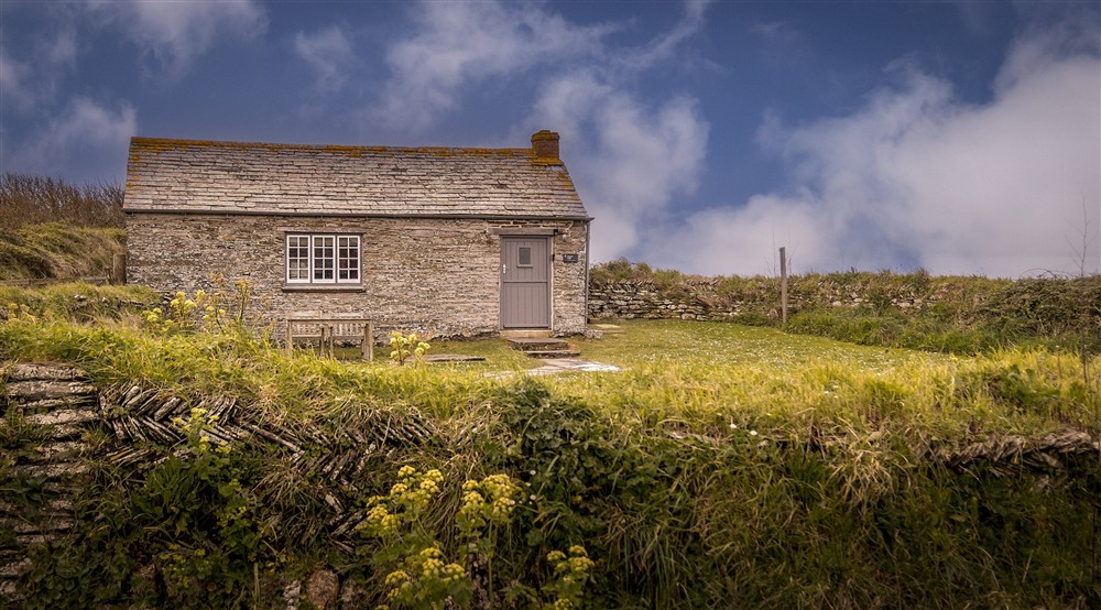 The exterior of Skippers Cabin, Cornwall (photo 3) at Skipper's Cabin in Padstow, Cornwall