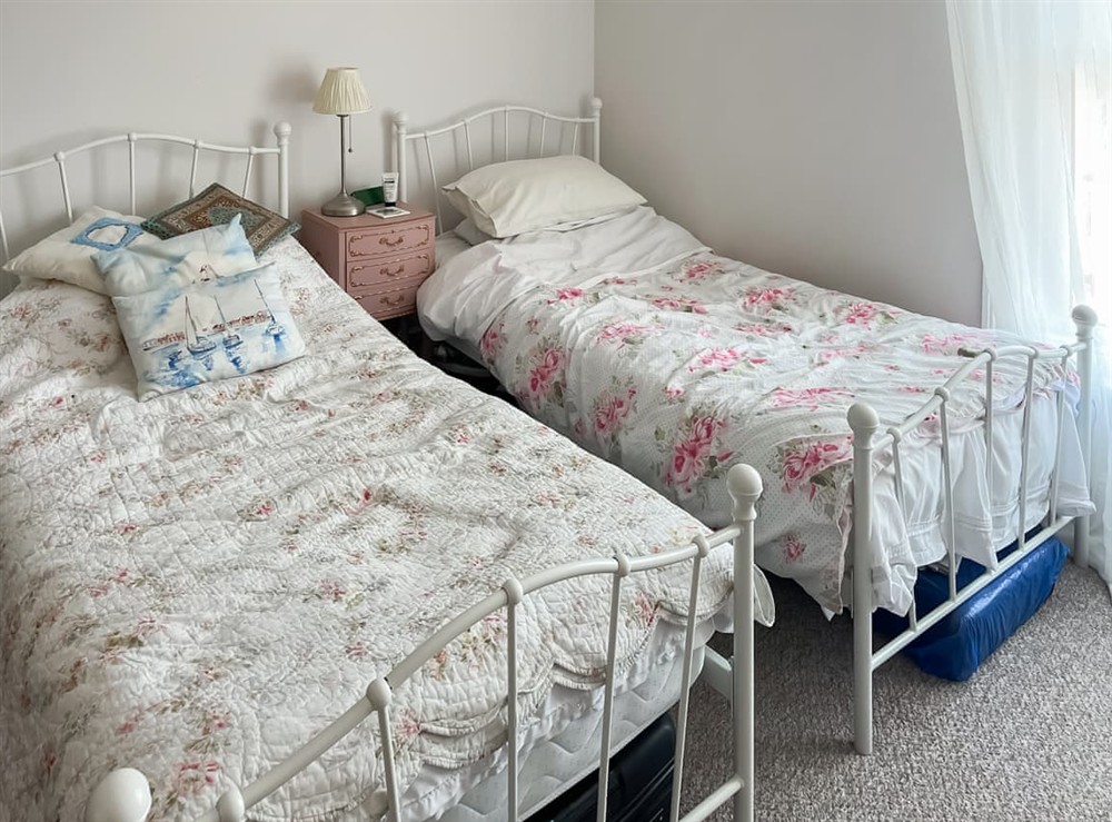 Twin bedroom