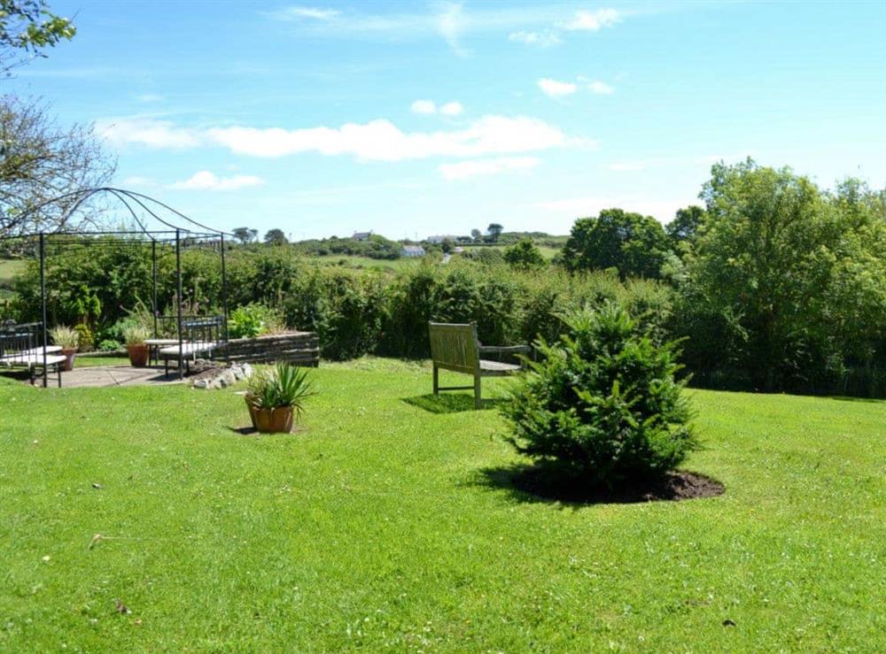 Lovely, well maintained garden & grounds (photo 10) at Skyber Cottage in Ruan Minor, near Helston, Cornwall