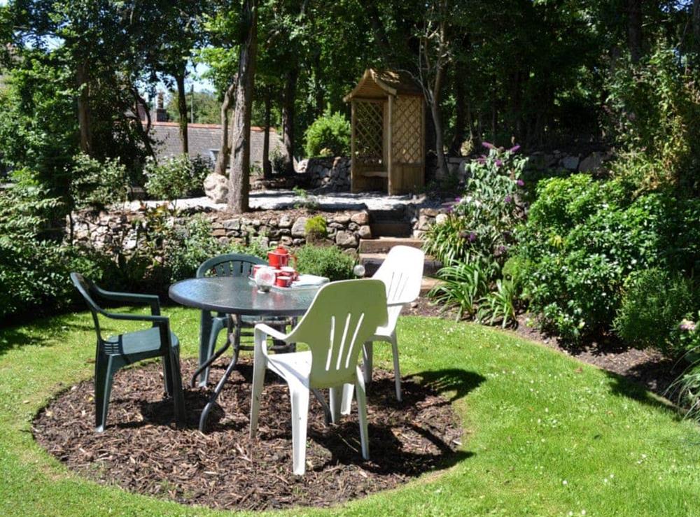 Lovely, well maintained garden & grounds (photo 2) at Skyber Cottage in Ruan Minor, near Helston, Cornwall