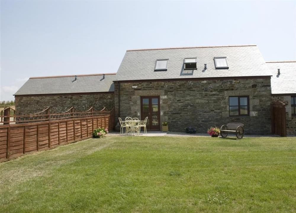 Rear view of property and garden at Skylark in Hayle