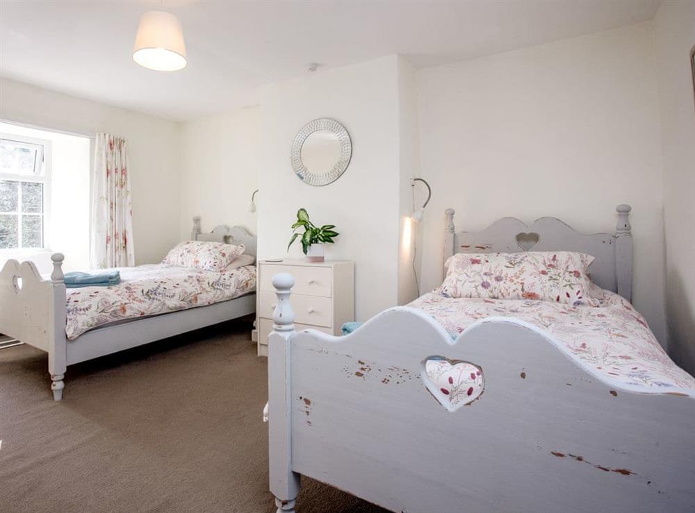 Twin bedroom at Slate Quarry Cottage in Northlew, Devon