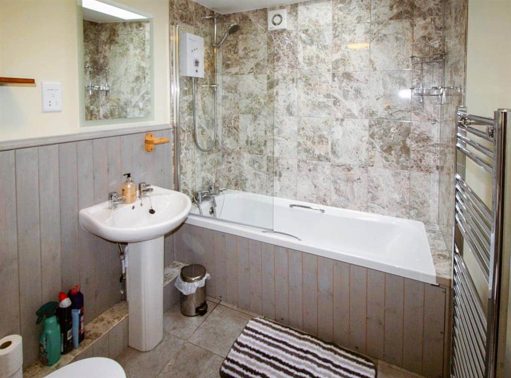 Bathroom at Sloe Cottage in Withiel near Wadebridge, Cornwall