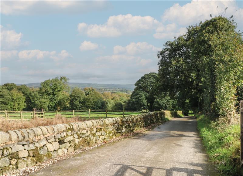 The setting around Small Lane Barn