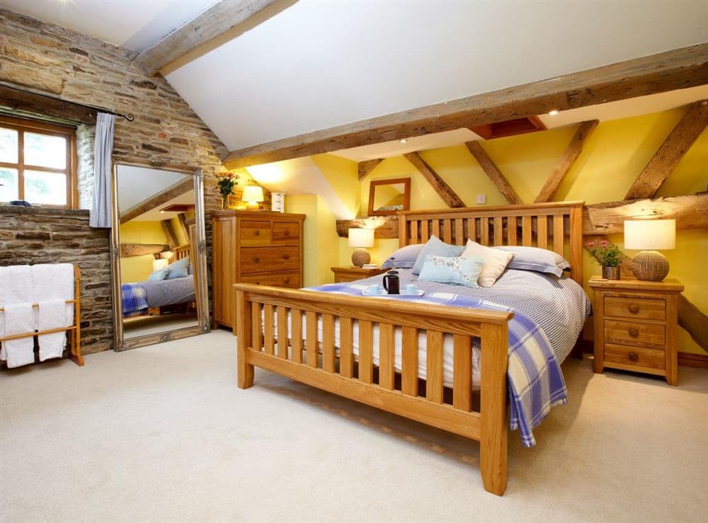 Comfortable bedroom with kingsize bed at Birch Cottage, 