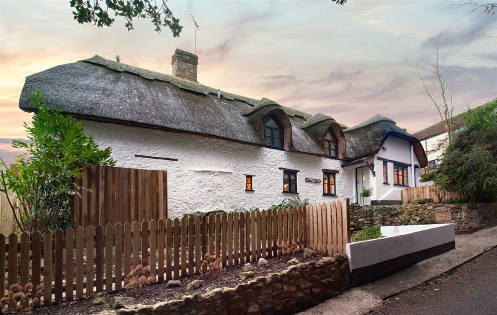 Smithycroft is a traditional thatched cottage with many original features at Smithycroft, Combe St Nicholas