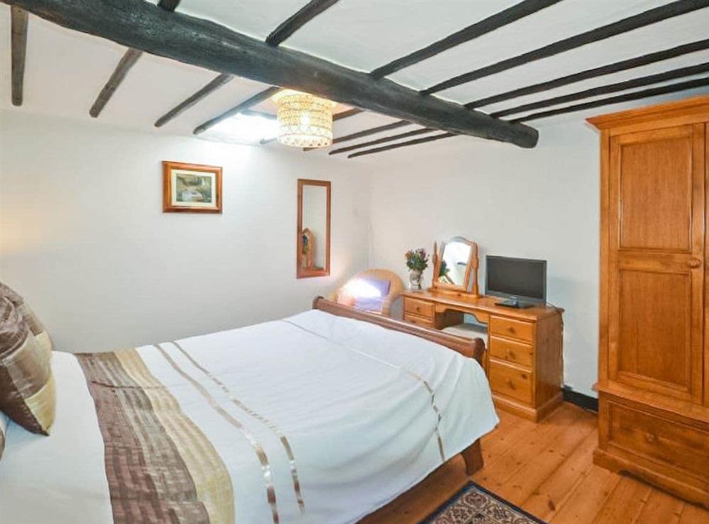 Double bedroom at Oak Cottage, 