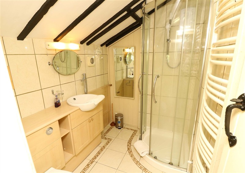 The bathroom (photo 3) at Smugglers Cottage, Barton On Sea