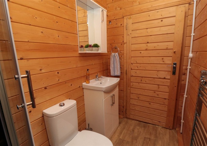 The bathroom at Snape Castle Garden Lodge, Snape near Bedale