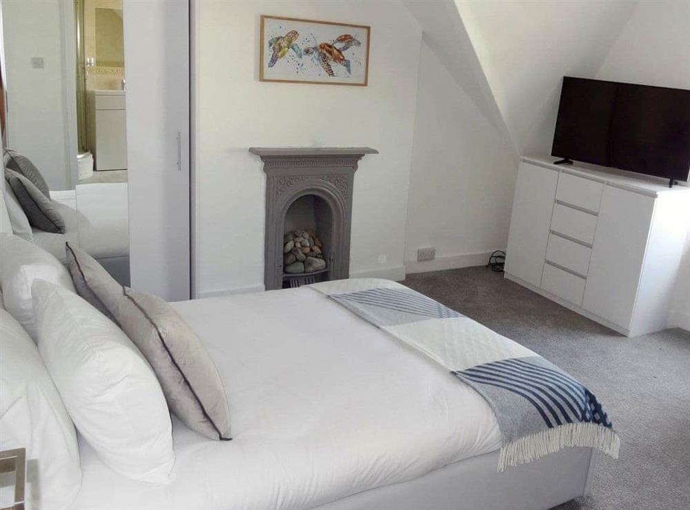 Double bedroom (photo 10) at Snowdon Retreat Villa in Llandudno, Gwynedd