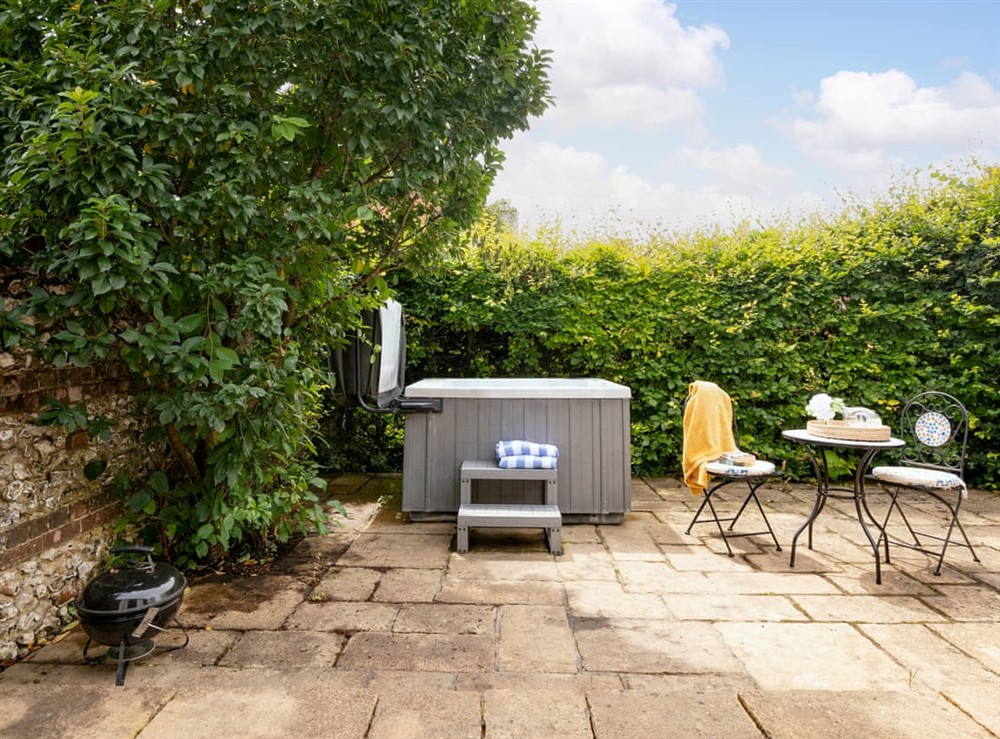 Hot tub at Snowdrop in Blandford Forum, Dorset