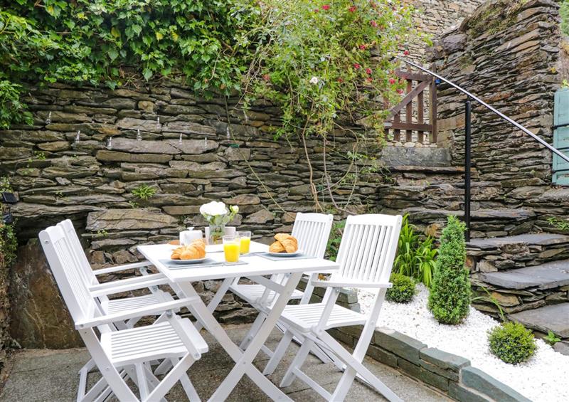 Outside at Snowdrop Cottage, Bowness-On-Windermere