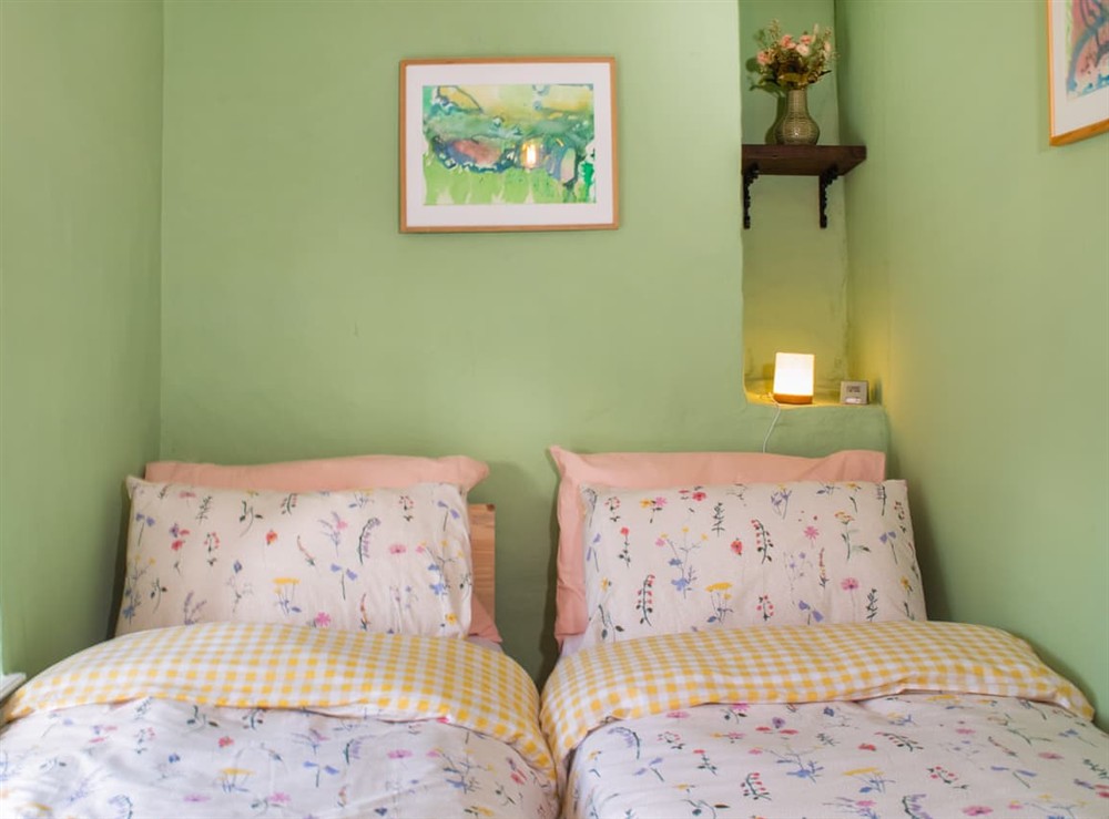 Twin bedroom at Snowdrop Cottage in Jacobstowe, near Okehampton, Devon