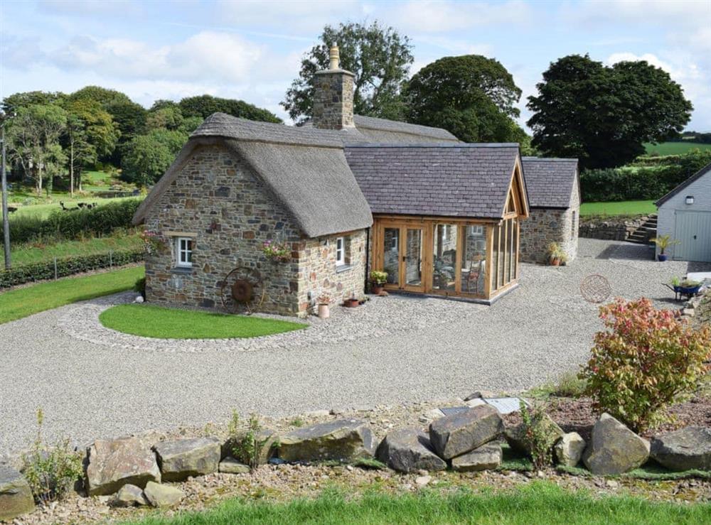 Beautiful and luxurious traditional Welsh thatched cottage