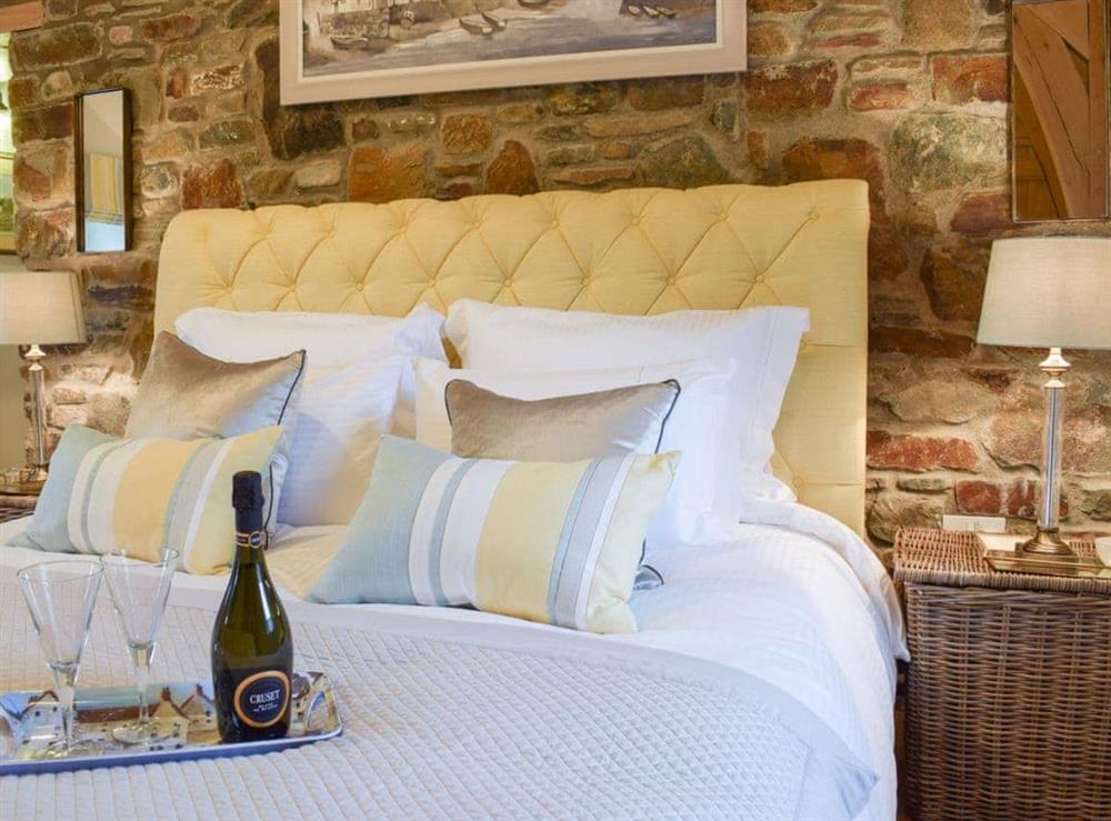 Luxurious double bedroom with en-suite at Soar Cottage in Dihewyd, near Aberaeron, Ceredigion, Dyfed