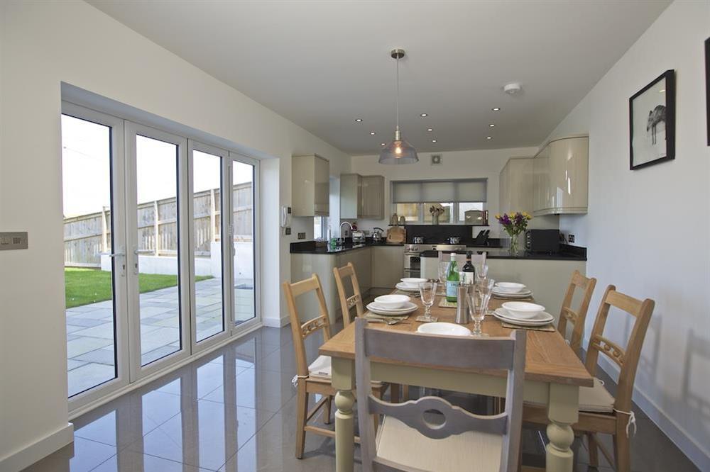 Attractive and well equipped kitchen/dining room at Soundings in , Salcombe