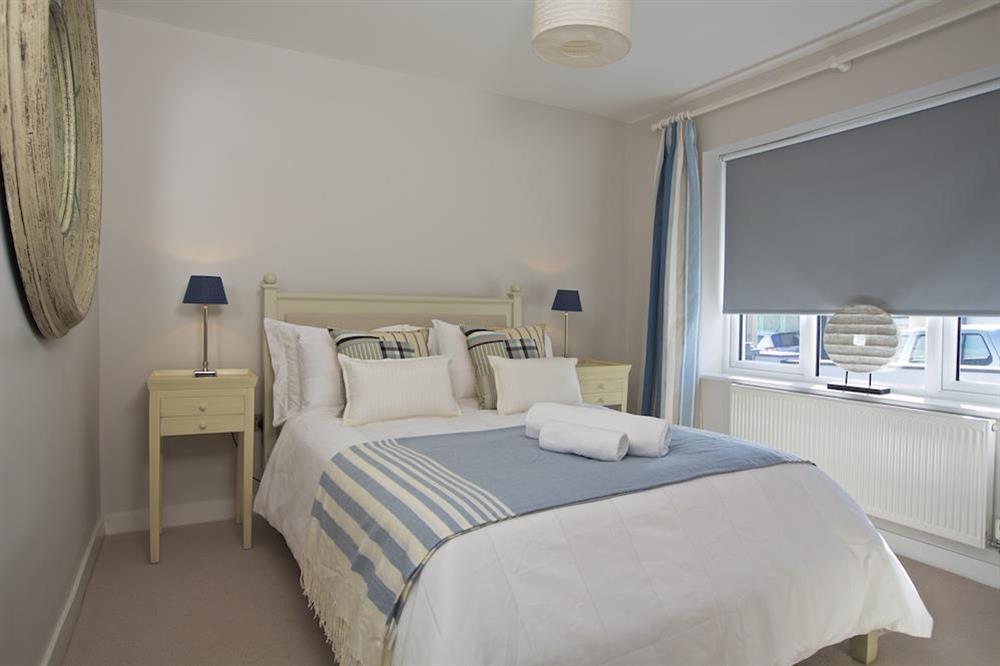 Double bedroom with TV at Soundings in , Salcombe