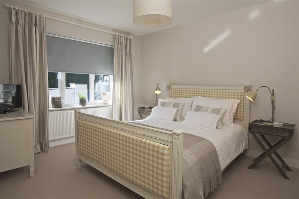 En suite bedroom with King size bed (Ground floor) at Soundings in , Salcombe