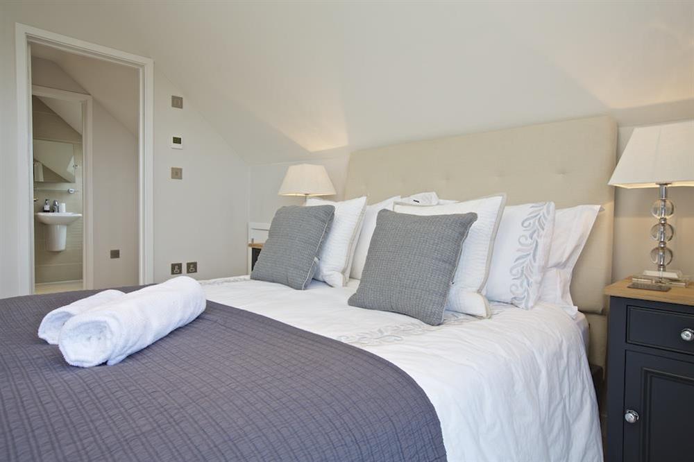 Master bedroom with sumptuous King size bed (photo 2) at Soundings in , Salcombe