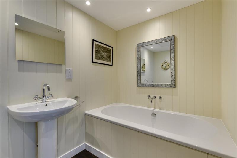 Bathroom (photo 2) at South Hams House, Ivybridge, Devon