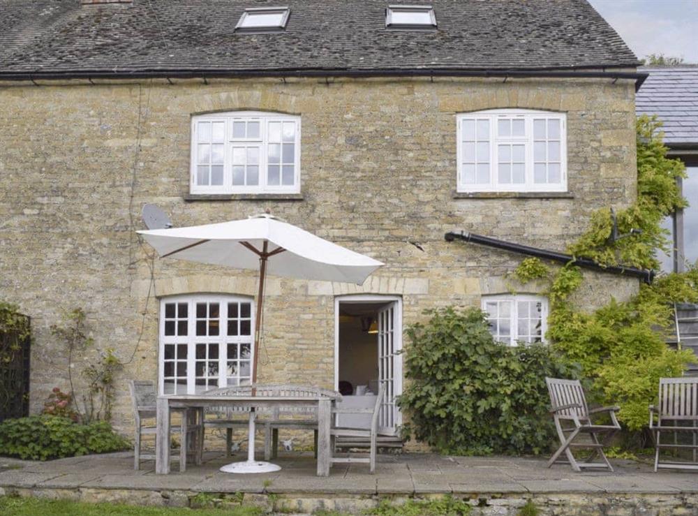Attractive stone built holiday home at South View Cottage in Dean, near Chadlington, Oxfordshire