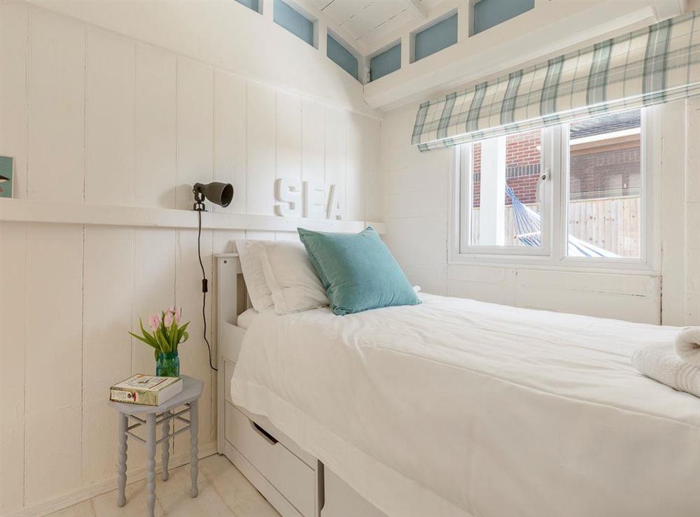 Charming single bedroom at Southern Bell in Hayling Island, Hampshire