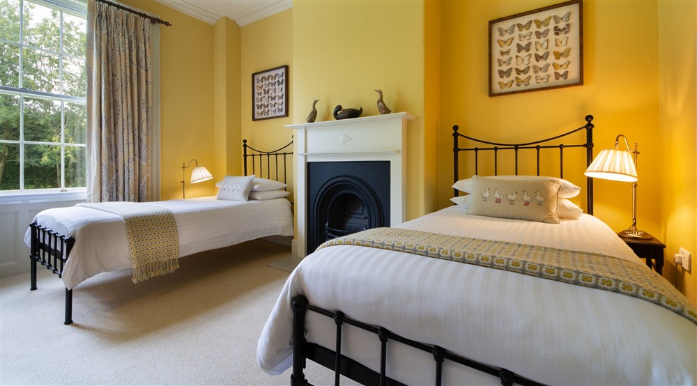 The ground-floor twin bedroom at Southwood House Farm in Ticknall, Leicestershire