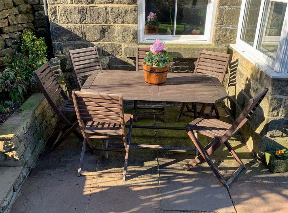 Sitting-out-area at Span Carr Cottage in Ashover, near Chesterfield, Derbyshire