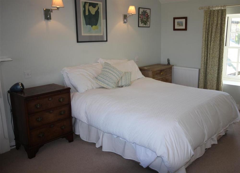 Spacious double bedroom at Sparrows Nest in Mousehole