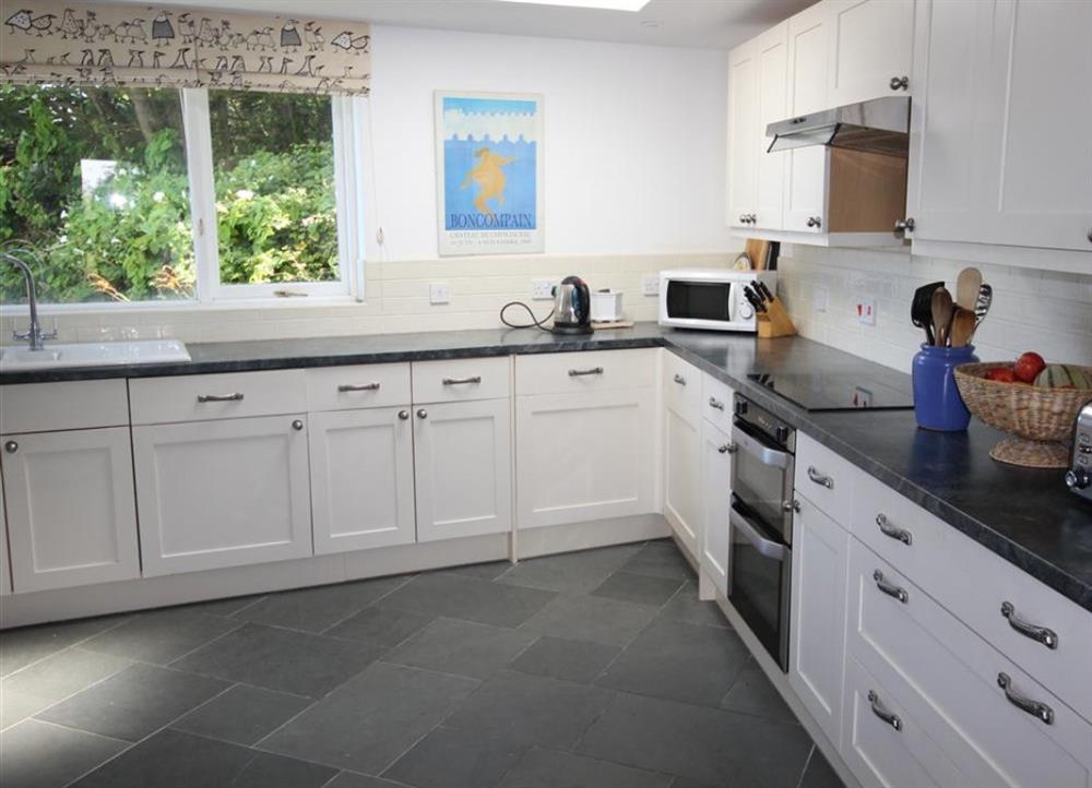 Spacious kitchen at Sparrows Nest in Mousehole