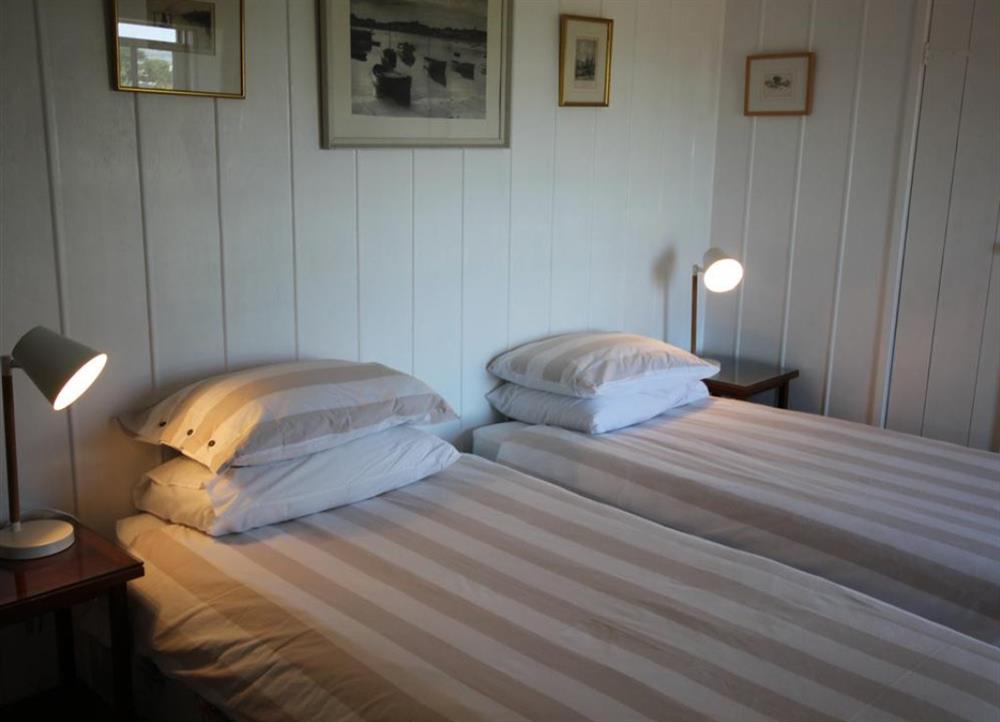 Twin bedroom at Sparrows Nest in Mousehole