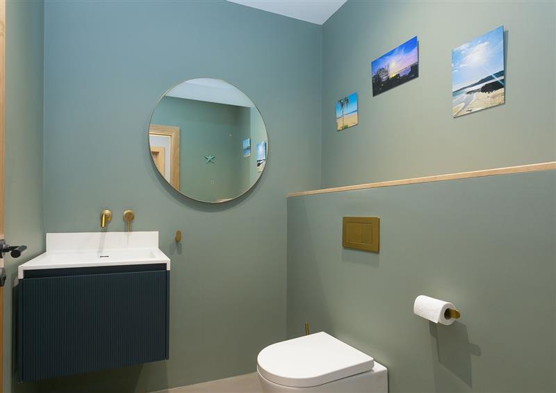 The bathroom at Sparrows Nest, St Ives